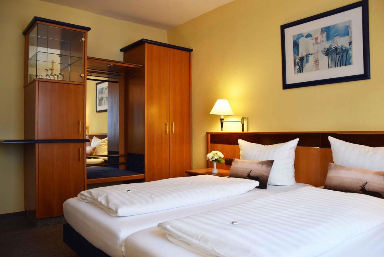 Landhotel Zum Hirsch Unterweissbach Bagian luar foto