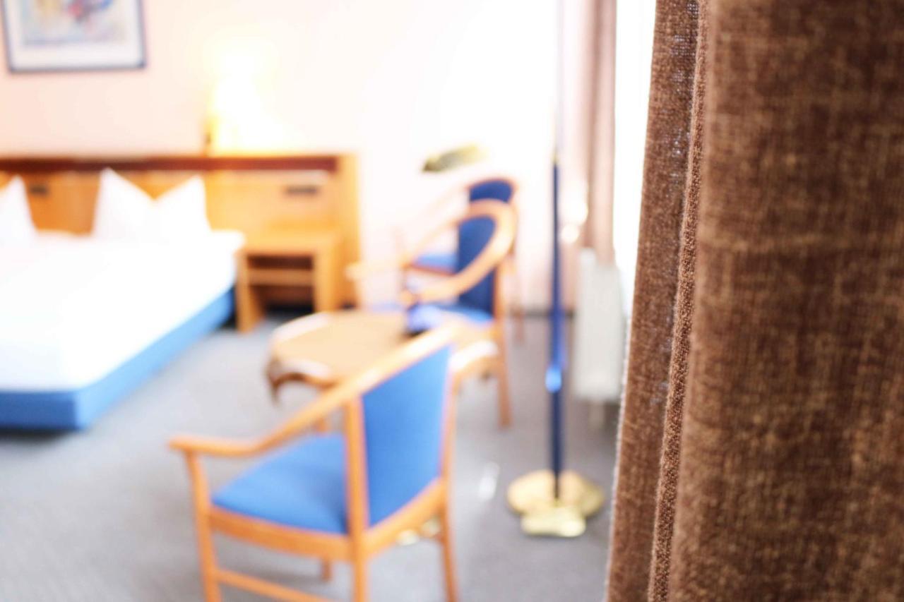 Landhotel Zum Hirsch Unterweissbach Bagian luar foto
