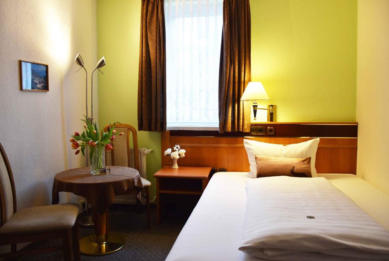 Landhotel Zum Hirsch Unterweissbach Bagian luar foto